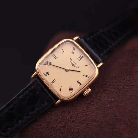 1980s Longines Women’s Dress Watch
Manual-Winding, Gold-Plated
Ref. No. 817-1171 - Picture 4 of 13